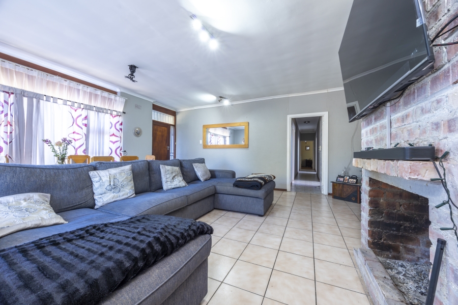 3 Bedroom Property for Sale in Windsor Park Western Cape